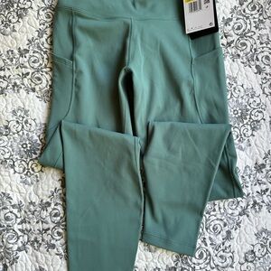 NIKE NEW Green High-Waisted Leggings